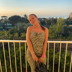 Meet your Posher, Emma